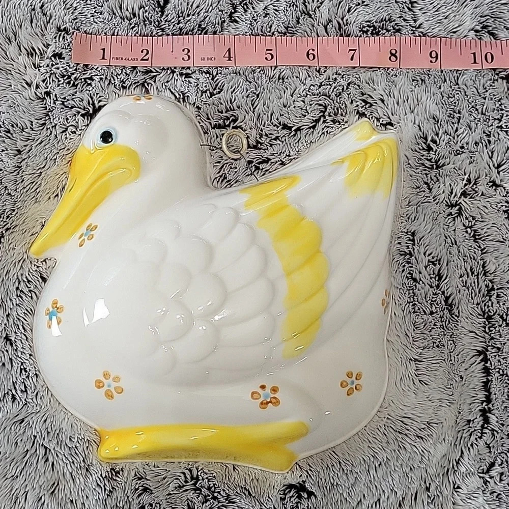 Gailstyn-Sutton Ceramic Pelican Jello‎ Mold Wall Hanging